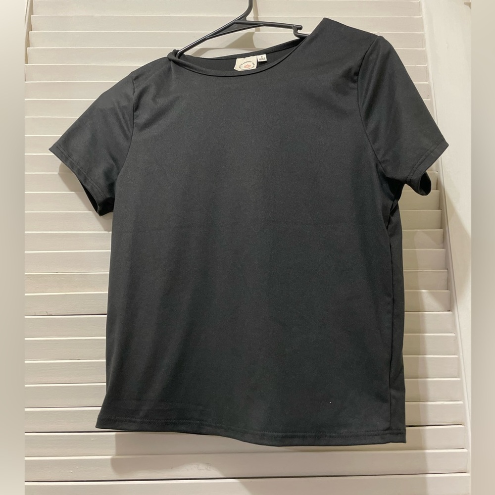 Short Sleeve Juniors Black Tee NWOT